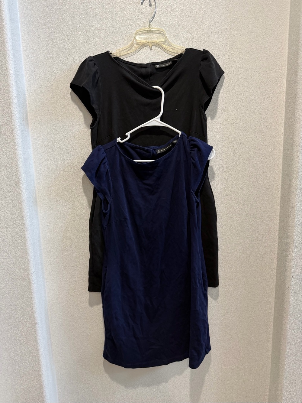 New York & Company Navy and Black Cap-Sleeve Shift Dresses size medium